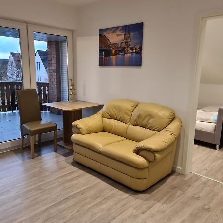Ferienwohnung Mit Jacuzzi Naehe Flughafen Koeln Bonn Troisdorf Esterno foto