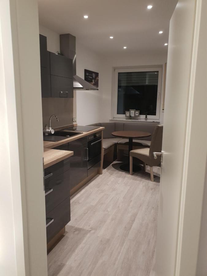 Ferienwohnung Mit Jacuzzi Naehe Flughafen Koeln Bonn Troisdorf Esterno foto