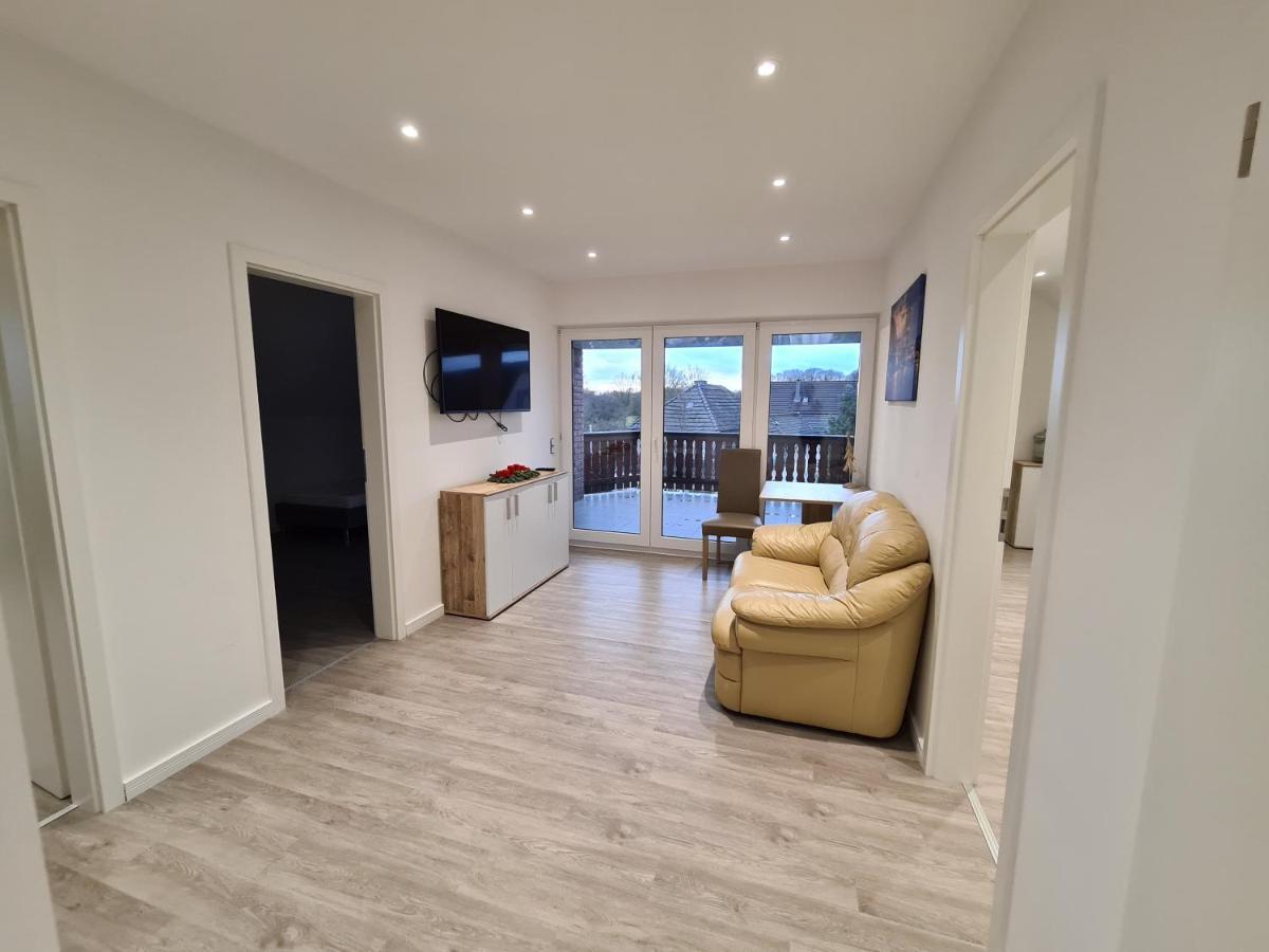 Ferienwohnung Mit Jacuzzi Naehe Flughafen Koeln Bonn Troisdorf Esterno foto
